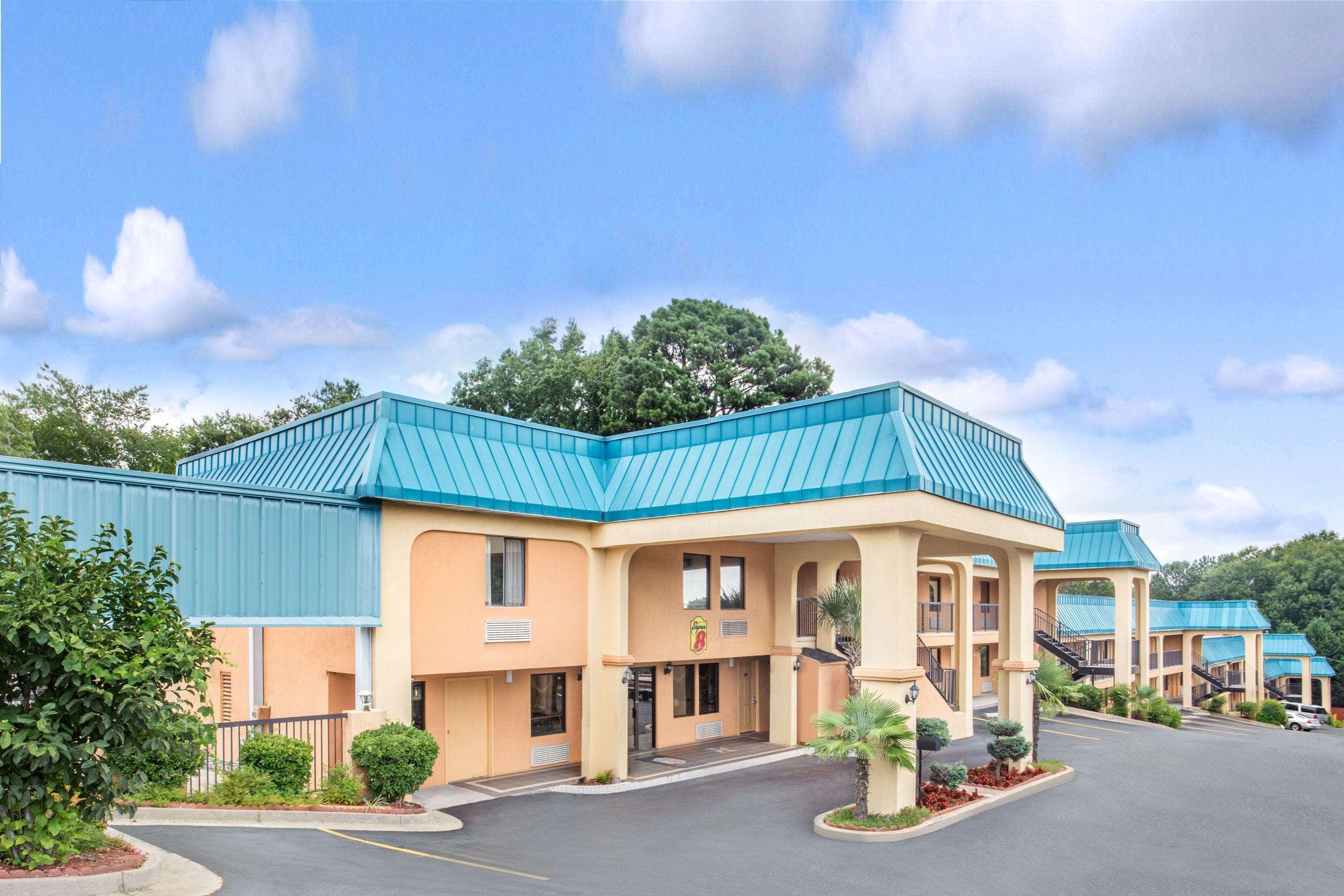 Super 8 By Wyndham Forest Park Exterior foto